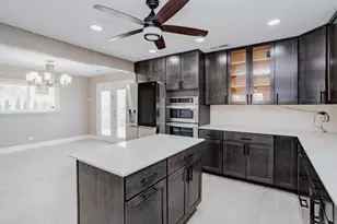 720 Durham Ln, Hoffman Estates, IL 60169 - Photo 8