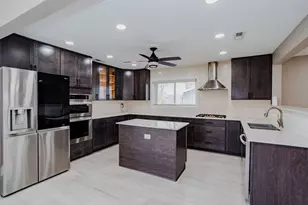720 Durham Ln, Hoffman Estates, IL 60169 - Photo 6