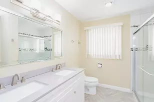 720 Durham Ln, Hoffman Estates, IL 60169 - Photo 16
