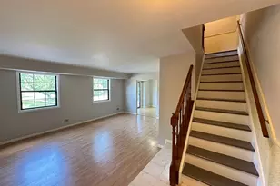 1486 W Jefferson Ave, Naperville, IL 60540 - Photo 2
