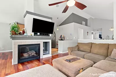 649 S Parkside Drive, Round Lake, IL 60073 - Photo 6
