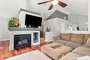 649 S Parkside Dr, Round Lake, IL 60073 - Photo 6