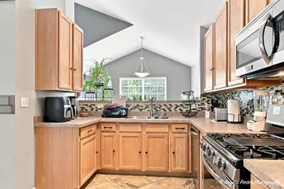 649 S Parkside Drive, Round Lake, IL 60073 - Photo 12