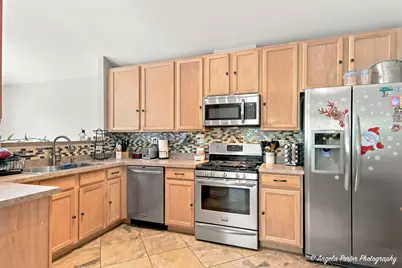 649 S Parkside Drive, Round Lake, IL 60073 - Photo 10