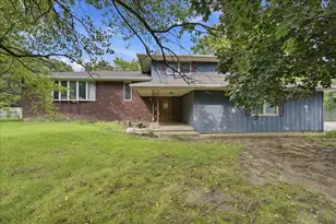 13 Timber Ridge Dr, Fairbury, IL 61739 - Photo 2