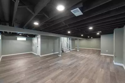 1015 W Victoria Avenue, Berkeley, IL 60163 - Photo 12