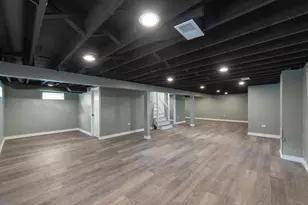 1015 W Victoria Ave, Berkeley, IL 60163 - Photo 12