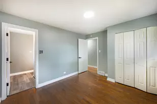 1015 W Victoria Ave, Berkeley, IL 60163 - Photo 8