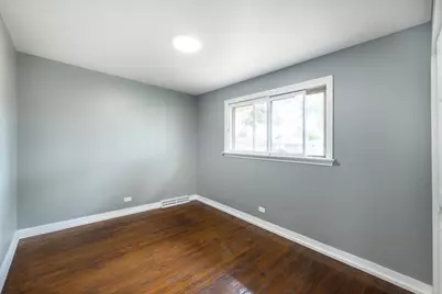 1015 W Victoria Avenue, Berkeley, IL 60163 - Photo 10