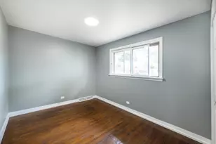 1015 W Victoria Ave, Berkeley, IL 60163 - Photo 10
