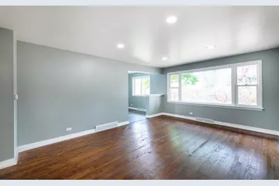 1015 W Victoria Avenue, Berkeley, IL 60163 - Photo 2