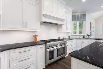 907 Jackson Avenue, Naperville, IL 60540 - Photo 16