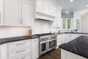 907 Jackson Ave, Naperville, IL 60540 - Photo 16