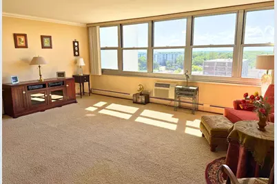 33 N Main Street #9F, Lombard, IL 60148 - Photo 4