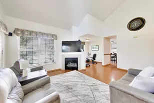 58 Rolling Oaks Rd, Sugar Grove, IL 60554 - Photo 6