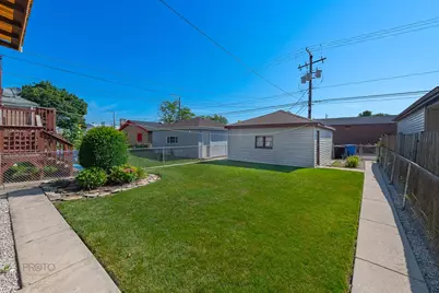 6811 S Komensky Avenue, Chicago, IL 60629 - Photo 26