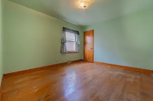 6811 S Komensky Ave, Chicago, IL 60629 - Photo 10
