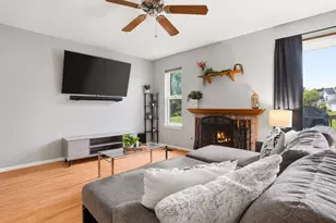 6785 Nantucket Ct, Gurnee, IL 60031 - Photo 6