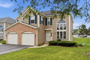6785 Nantucket Ct, Gurnee, IL 60031 - Photo 2