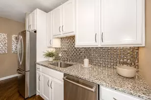 630 N State St, Chicago, IL 60654 - Photo 6
