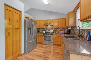 611 Parkway Ave, Antioch, IL 60002 - Photo 8