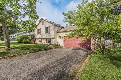 611 Parkway Avenue, Antioch, IL 60002 - Photo 2