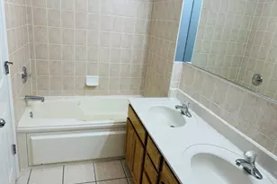 1918 S Louie Pkwy, Chicago, IL 60616 - Photo 14