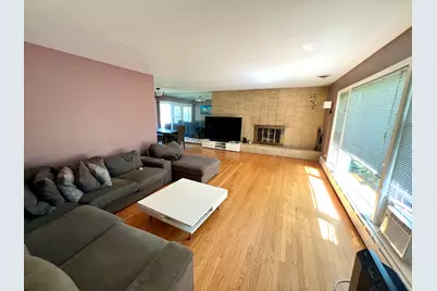 7338 N Tripp Avenue, Lincolnwood, IL 60712 - Photo 2