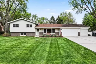 10S287 Alma Ln, Naperville, IL 60564 - Photo 2