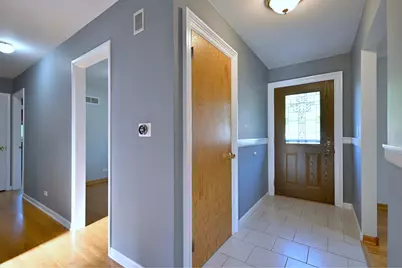 59 S Jane Drive, Elgin, IL 60123 - Photo 2