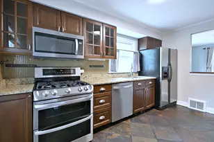 1034 S Saylor Ave, Elmhurst, IL 60126 - Photo 12