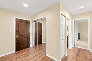 3300 N Carriageway Dr, Arlington Heights, IL 60004 - Photo 2
