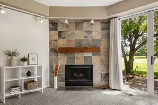 121 Golfview Dr, Glendale Heights, IL 60139 - Photo 4