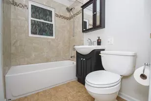 1802 Fairfield Rd, Lindenhurst, IL 60046 - Photo 10