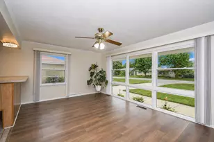 1802 Fairfield Rd, Lindenhurst, IL 60046 - Photo 4