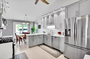 154 Newtown Dr, Buffalo Grove, IL 60089 - Photo 14
