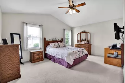 154 Newtown Drive, Buffalo Grove, IL 60089 - Photo 20