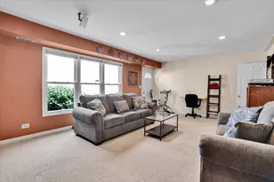 154 Newtown Dr, Buffalo Grove, IL 60089 - Photo 32