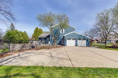 2326 W Weathersfield Way, Schaumburg, IL 60193 - Photo 24