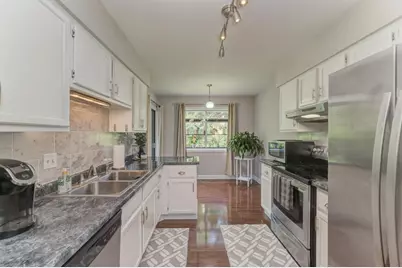 228 Brookside Lane #A, Willowbrook, IL 60527 - Photo 8