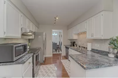 228 Brookside Lane #A, Willowbrook, IL 60527 - Photo 10
