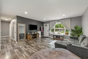203 Lilac Ln, North Aurora, IL 60542 - Photo 4
