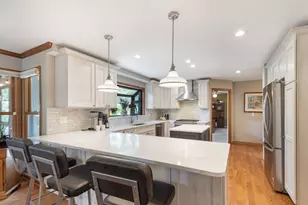 301 Ambria Dr, Mundelein, IL 60060 - Photo 12