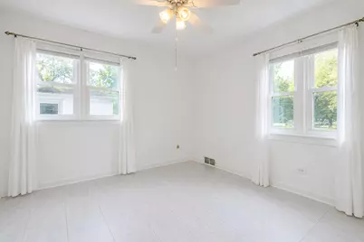 109 N Main Street, Mount Prospect, IL 60056 - Photo 4