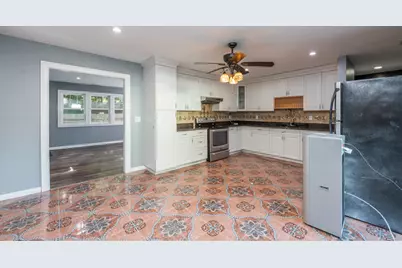 10312 W Chicago Avenue, Beach Park, IL 60099 - Photo 6