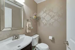 1011 N South Elgin Blvd, South Elgin, IL 60177 - Photo 10