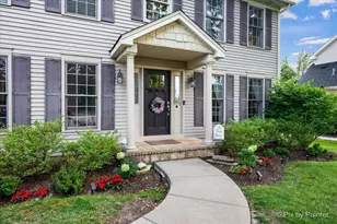 620 Lindsay Cir, North Aurora, IL 60542 - Photo 2