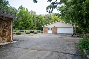 916 W Town Line Rd, Leaf River, IL 61047 - Photo 40