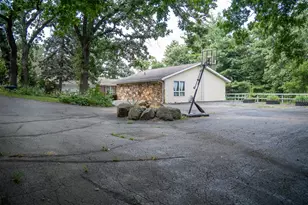 916 W Town Line Rd, Leaf River, IL 61047 - Photo 44
