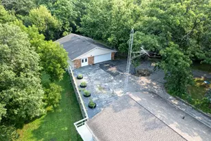 916 W Town Line Rd, Leaf River, IL 61047 - Photo 8